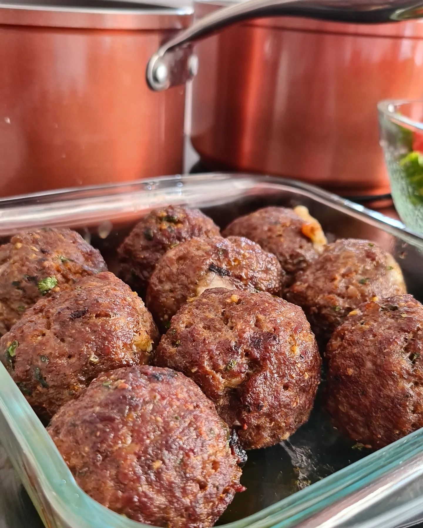 Almôndegas recheadas na airfryer Receiteria