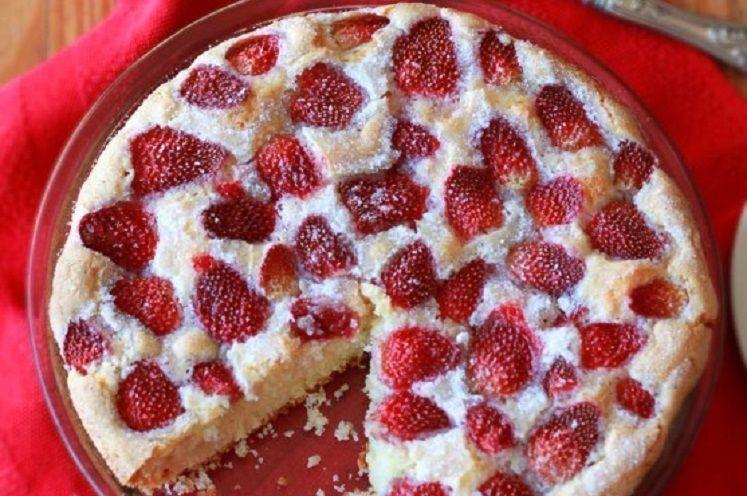 37 Receitas De Bolo De Morango Que São Sinônimos De Felicidade