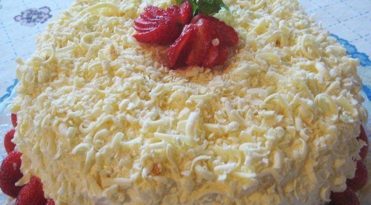 37 Receitas De Bolo De Morango Que São Sinônimos De Felicidade