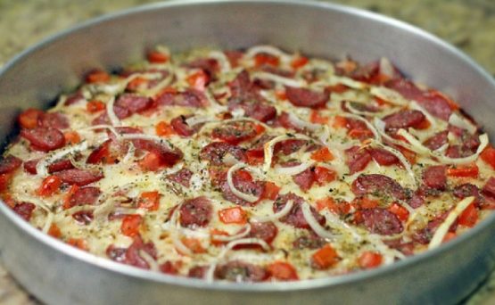 Maria Oliveira 10 receitas de pizza de calabresa para você se tornar