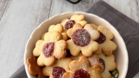 Biscoitinho amanteigado com goiabada