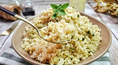 Arroz integral rápido e fácil