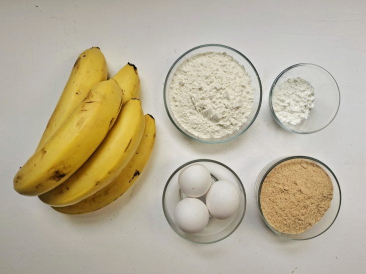 Ingredientes para a receita de banana frita.