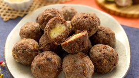 Bolinho de carne moída com queijo