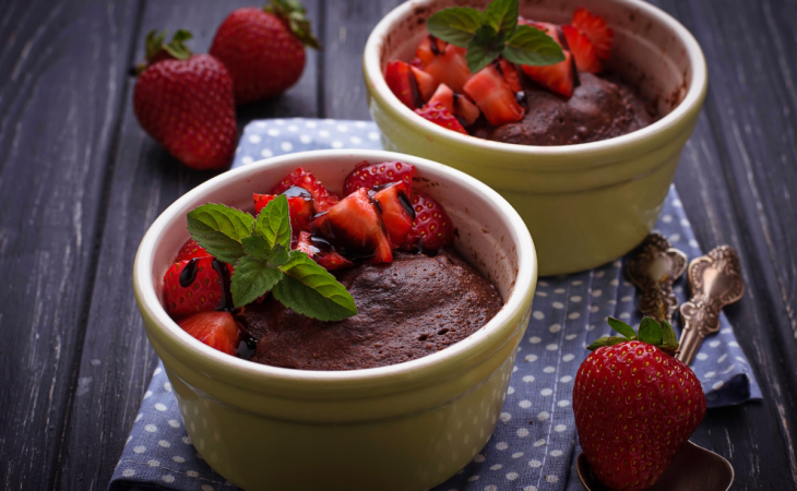 Bolinho de chocolate de micro-ondas sem glúten