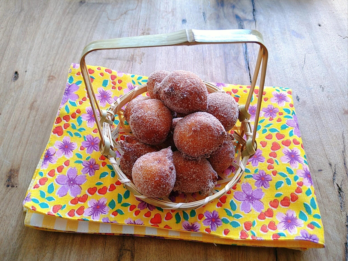 Bolinho de chuva com banana