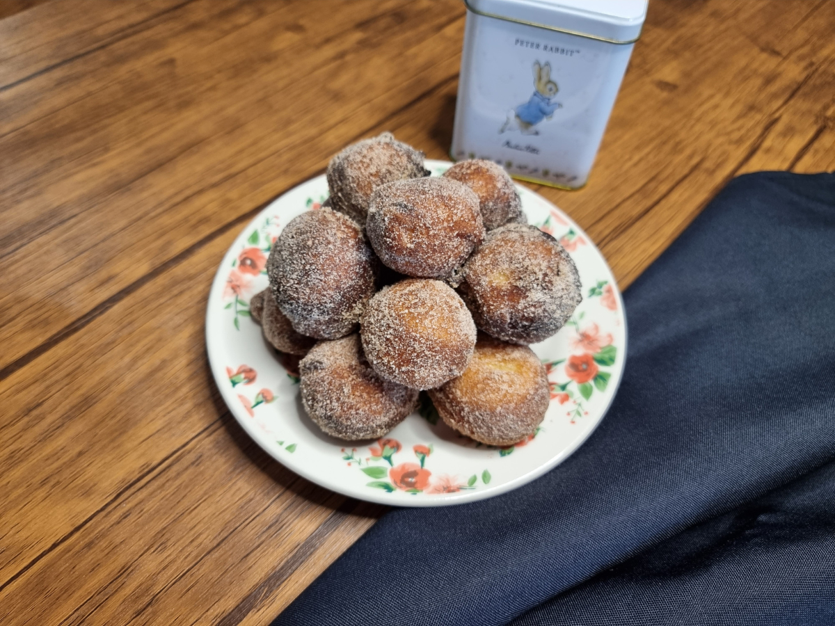 Bolinho de chuva de maçã fácil