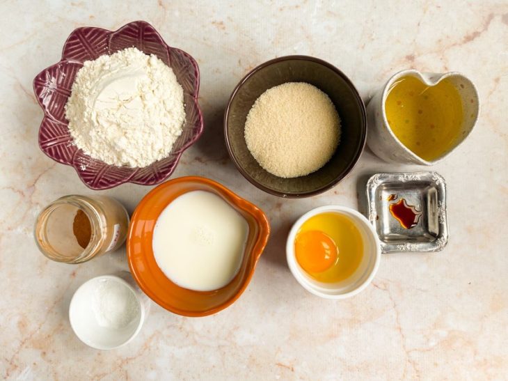 Ingredientes para a receita de bolinho de chuva rápido.