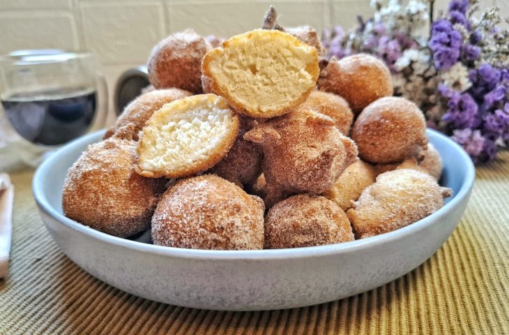 Bolinho de chuva simples com água