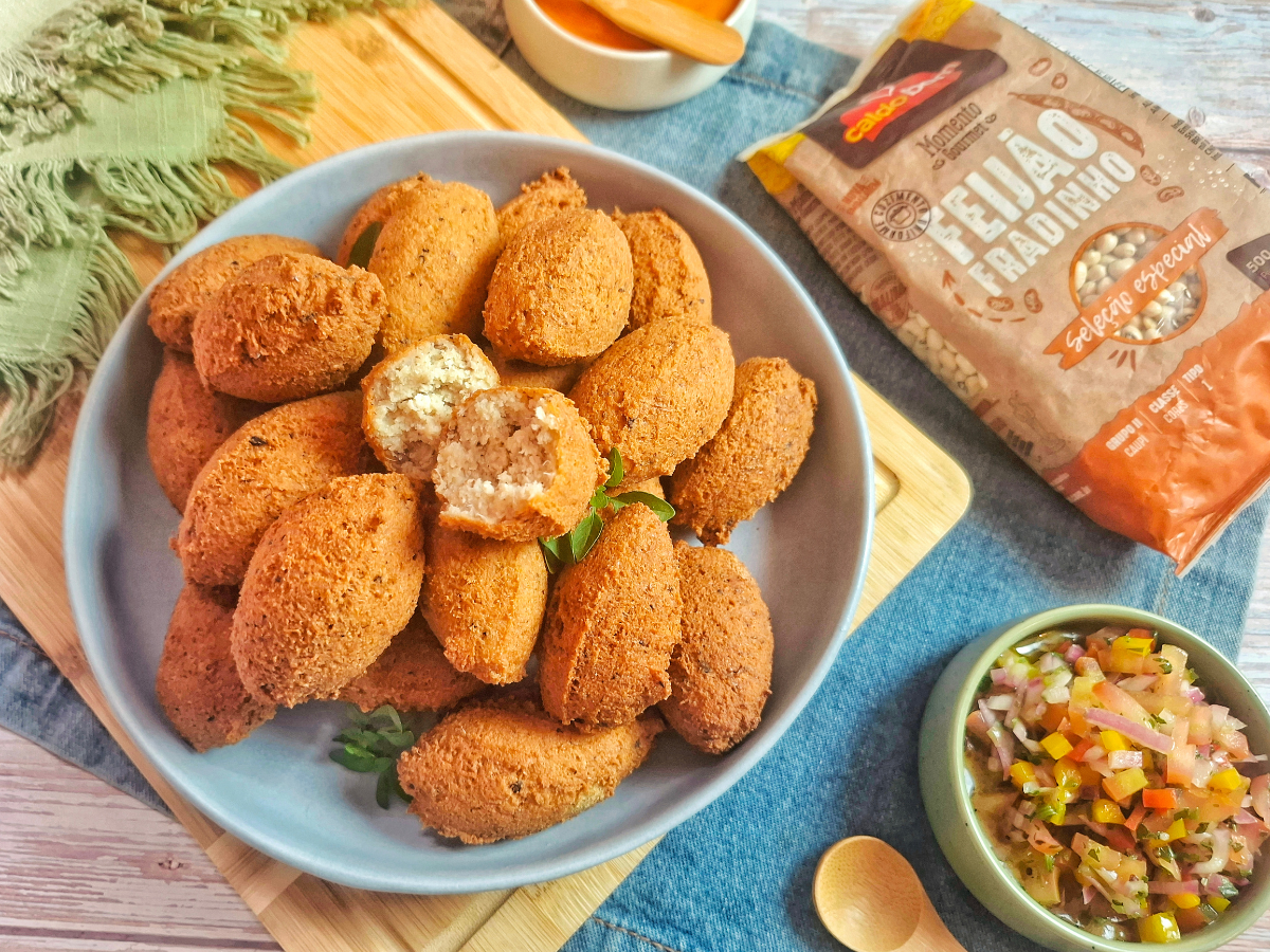 Bolinho de feijão fradinho⁣