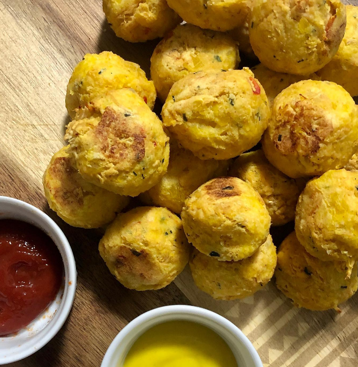 Bolinho de mandioquinha com frango