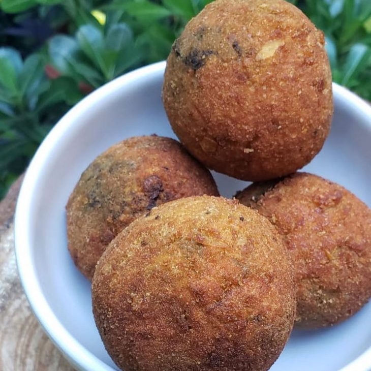 Bolinho de maniçoba