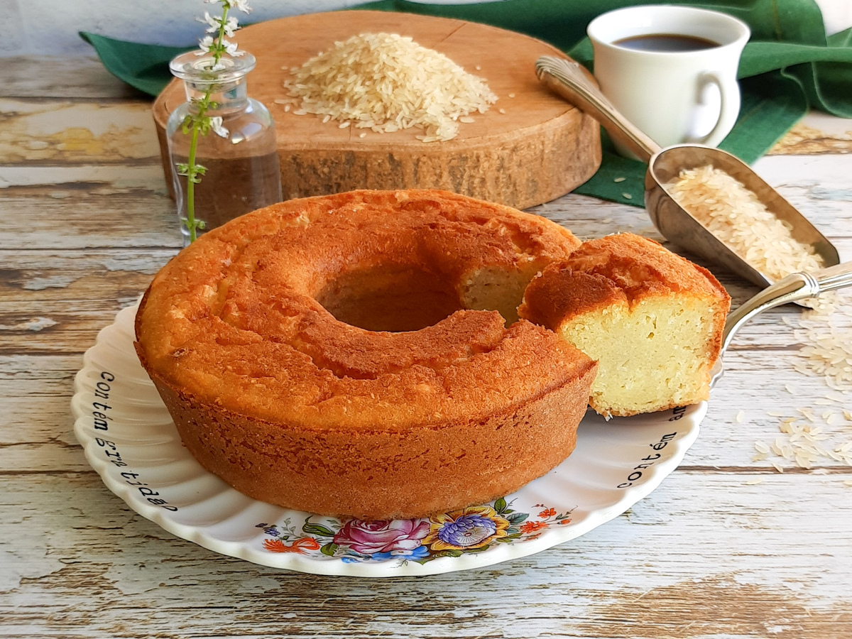 Bolo de arroz cozido com queijo