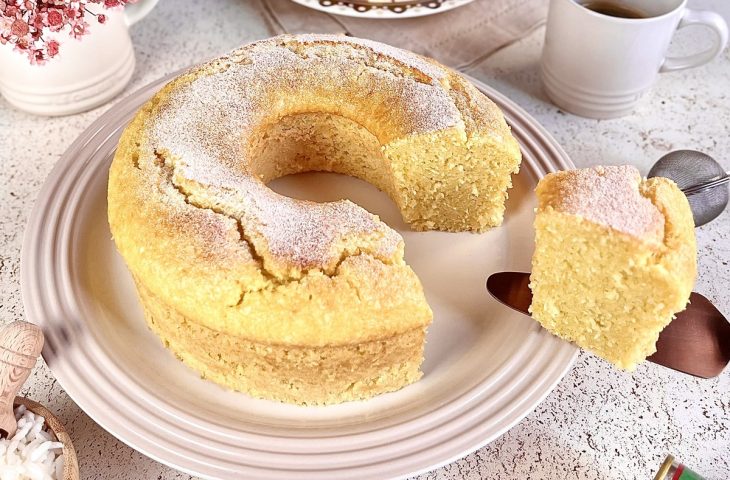 Bolo de arroz cozido de liquidificador