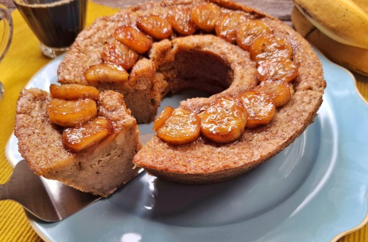 Bolo de banana com aveia simples