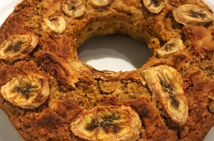 Bolo de banana com especiarias vegano