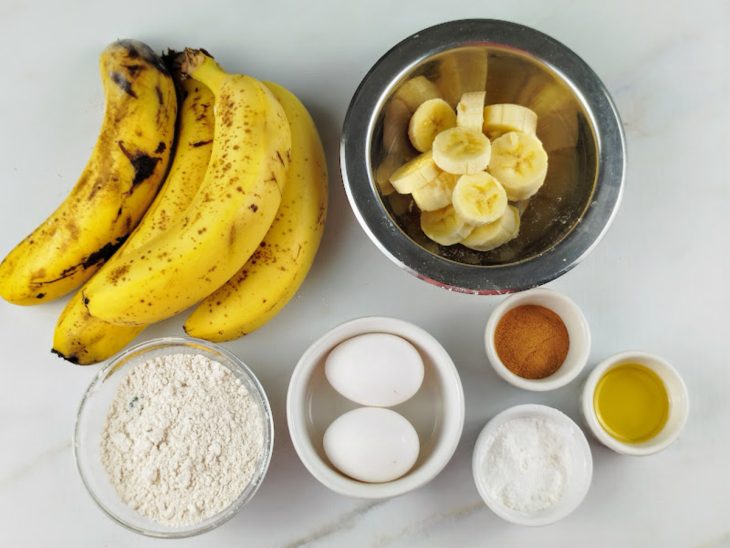 Ingredientes para a receita de bolo de banana fit na Air Fryer.