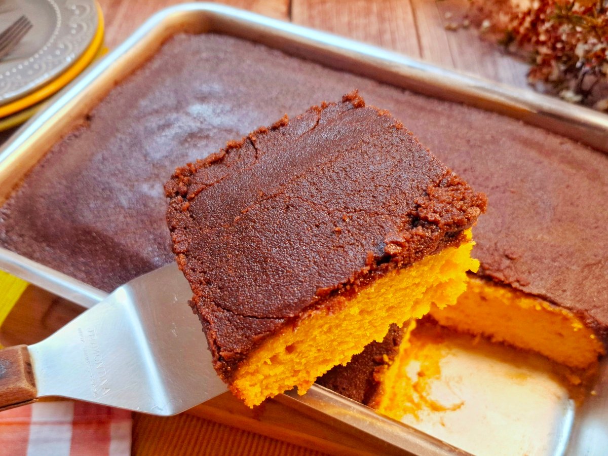 Bolo de cenoura com cobertura de chocolate durinha