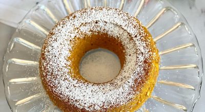 Bolo de cenoura com laranja e especiarias