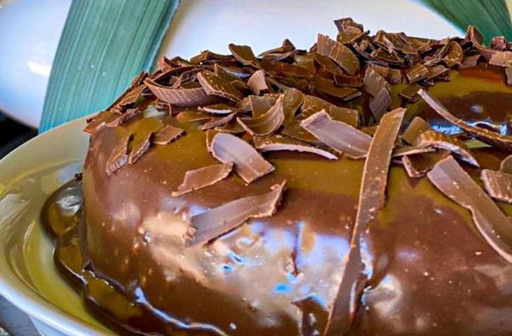 Bolo de chocolate com coco sem farinha