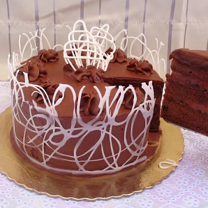 Bolo de chocolate com maracujá sem glúten