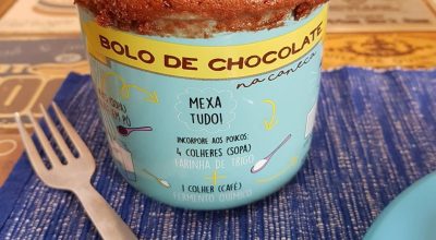 Bolo de chocolate de caneca