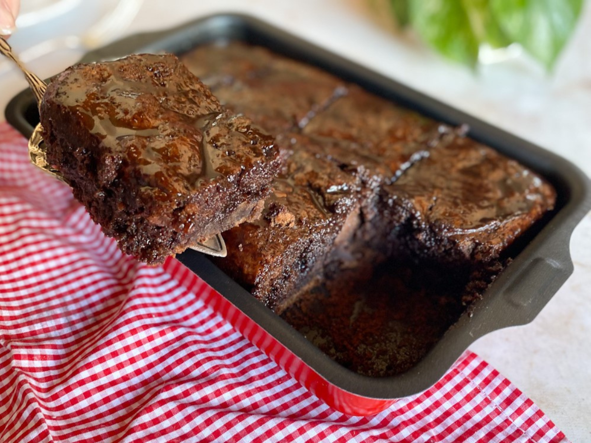 Bolo de chocolate fofinho com óleo