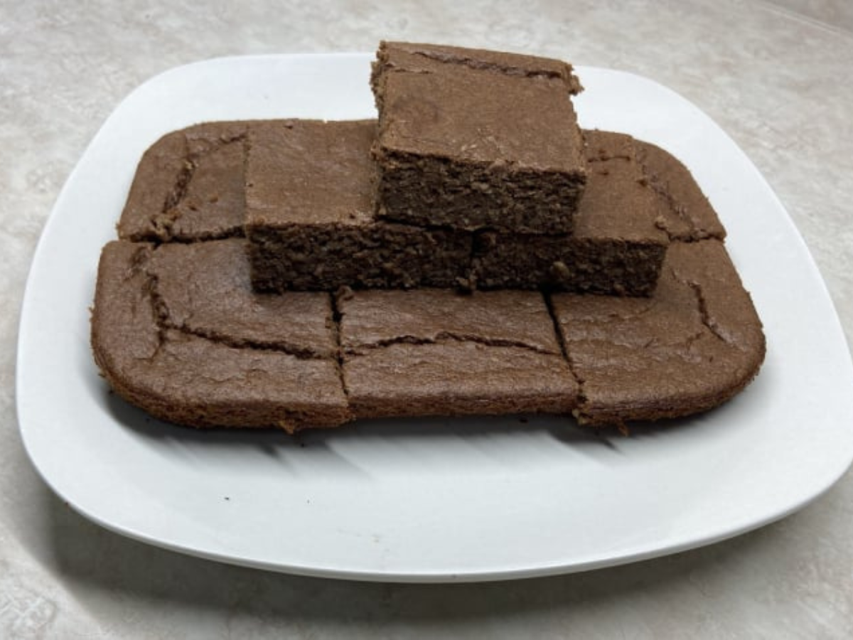 Bolo de chocolate sem açúcar e sem farinha