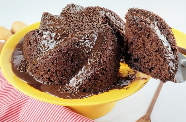 Bolo de chocolate simples de liquidificador