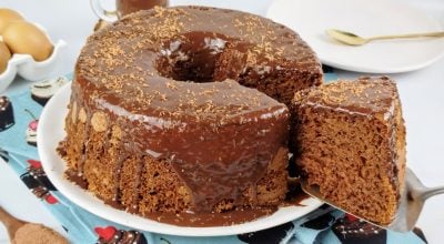 Bolo de chocolate simples e fácil