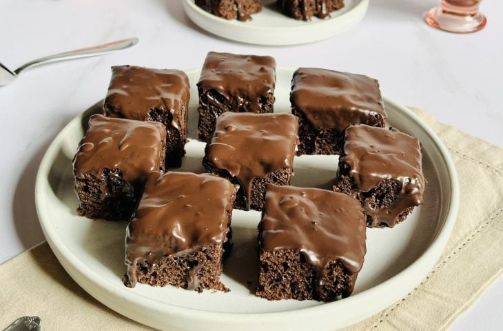 Bolo de chocolate simples e rápido