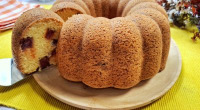 Bolo de fubá com goiabada fácil e rápido