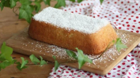 Bolo de coco com iogurte