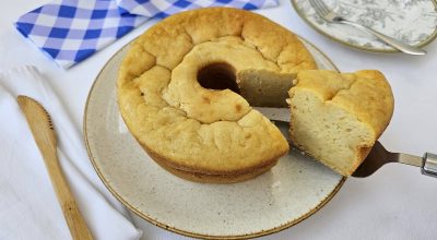 Bolo de mandioca cozida com queijo