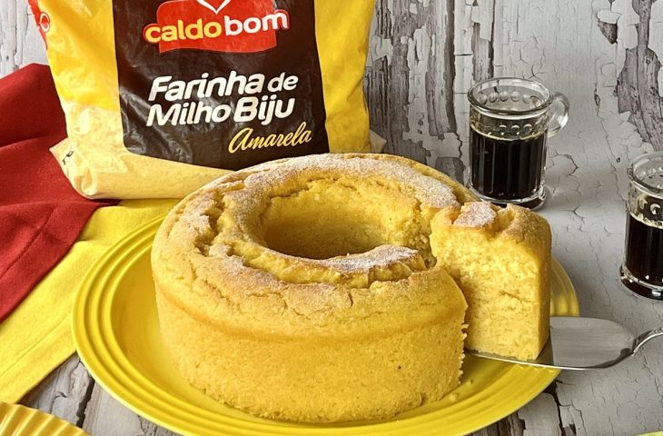 Bolo de milho com farinha de milho