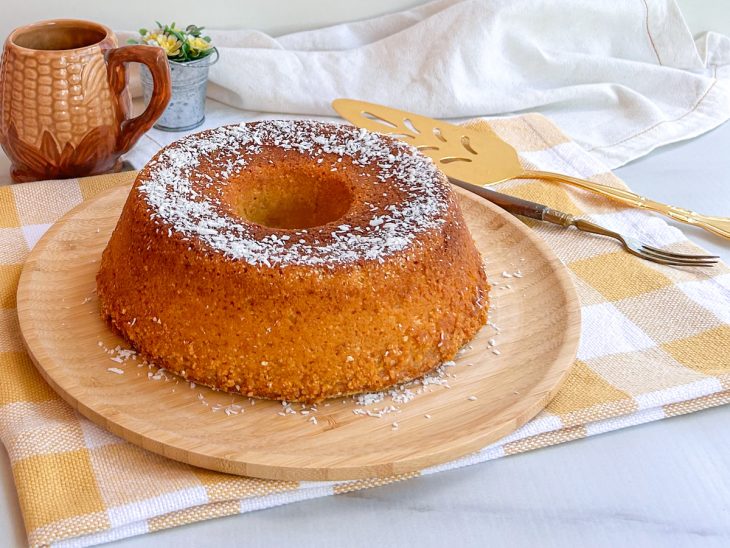 Bolo de milho de lata fácil pronto para servir.