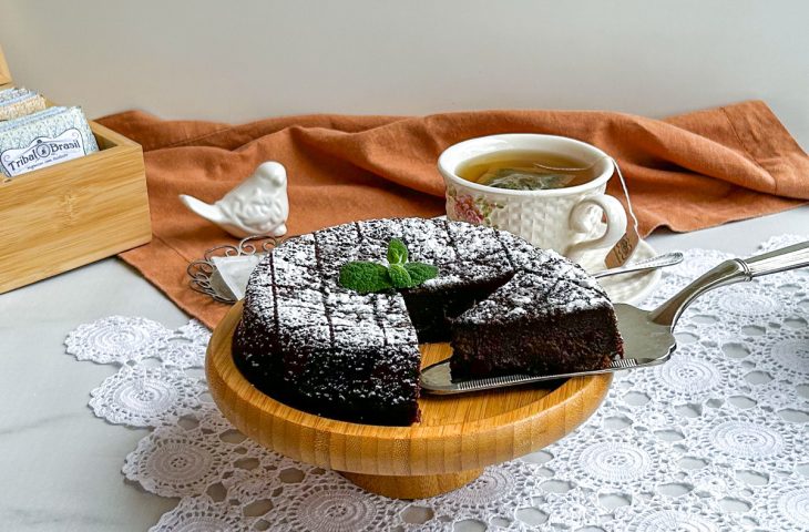 Bolo vegano de aveia com cacau