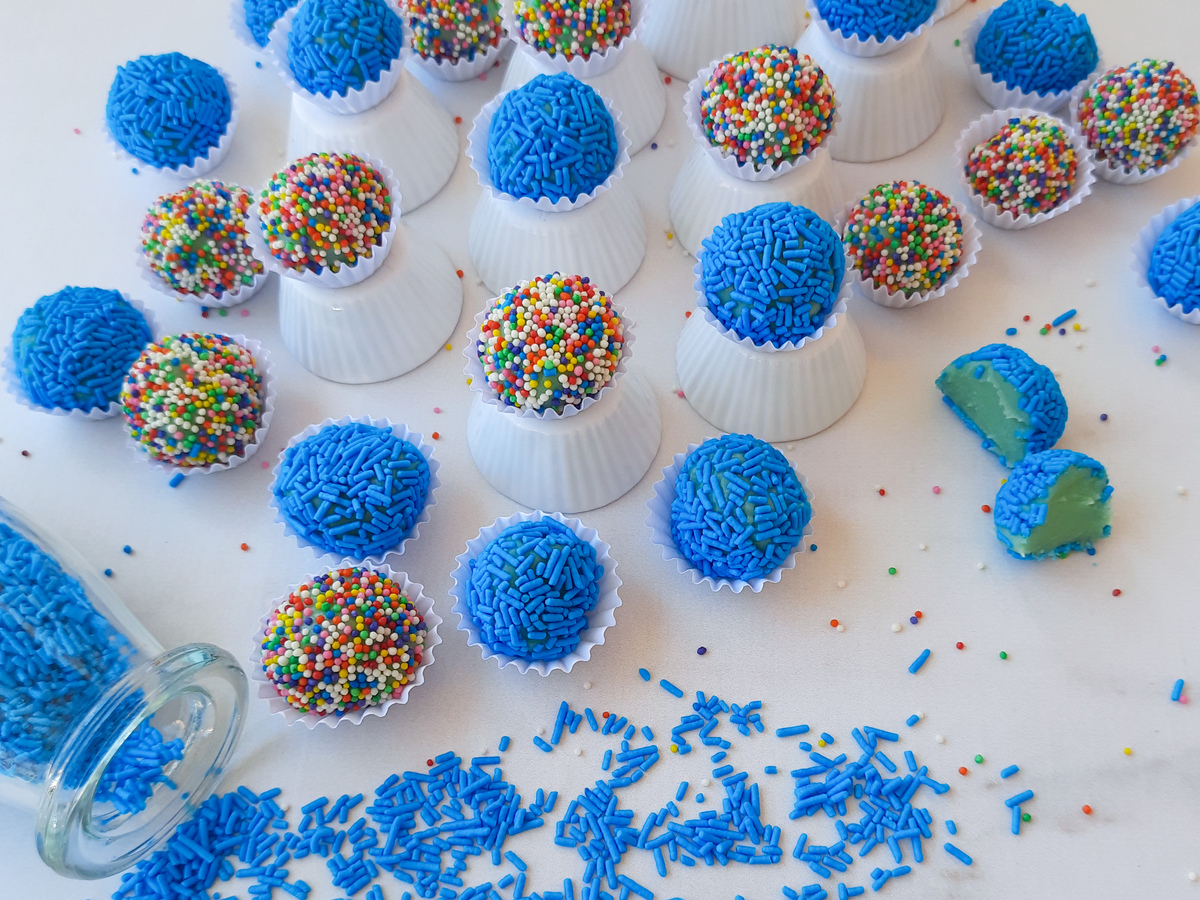 Brigadeiro colorido com gelatina