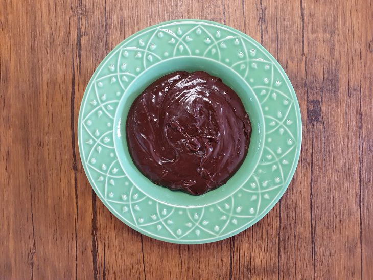 brigadeiro pronto, transferido para um prato