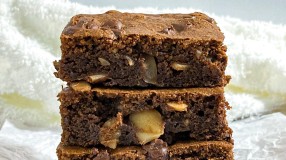 Brownie de aveia com amêndoas