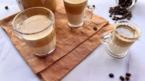 Café cremoso no liquidificador