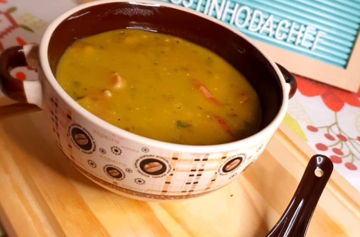 Caldo de ervilha com calabresa