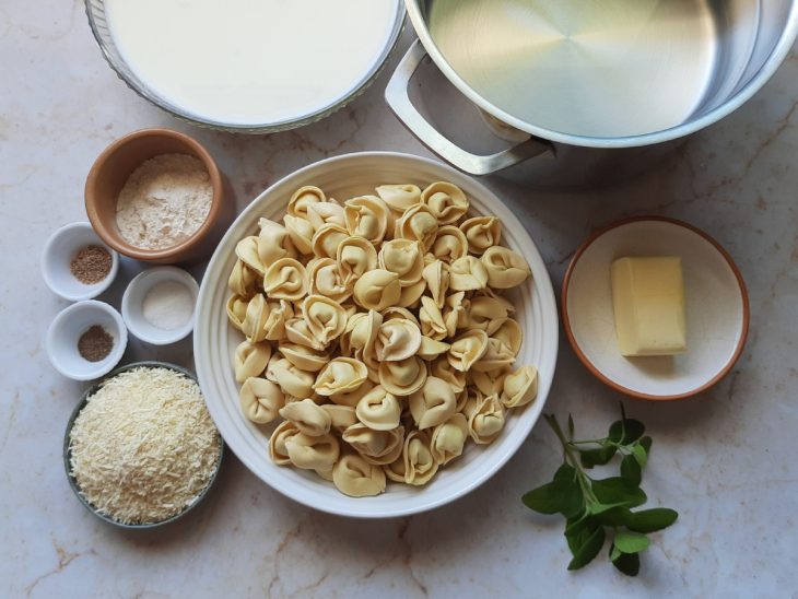 Ingredientes necessários para a receita em uma bancada.