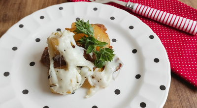 Carne assada com batata e queijo