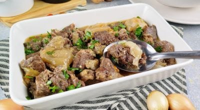 Carne de panela com cebola