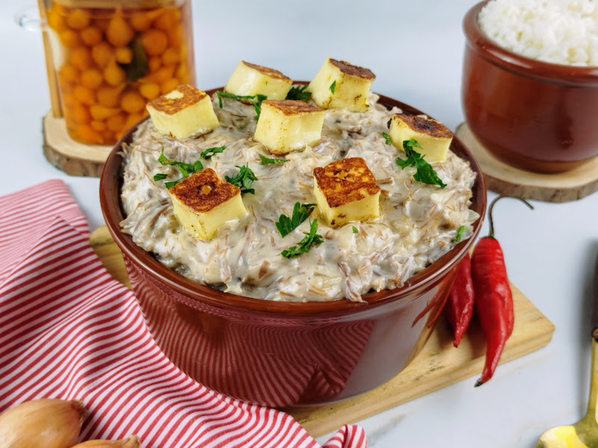 Carne de sol na nata com queijo coalho