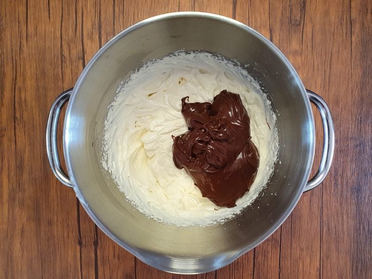 cream cheese com açúcar de confeiteiro e Nutella