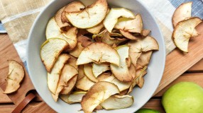 Chips de maçã na airfryer