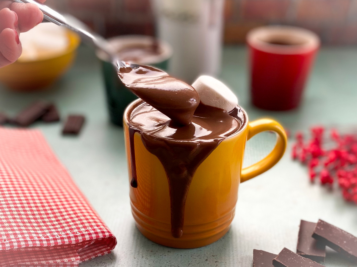 Chocolate quente com 3 ingredientes