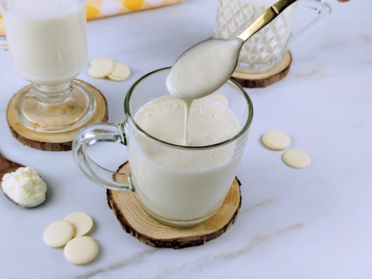 Chocolate quente cremoso com leite em pó